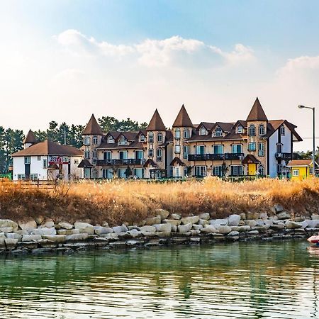 הוילה גנגנאונג Santa Beach Pension מראה חיצוני תמונה