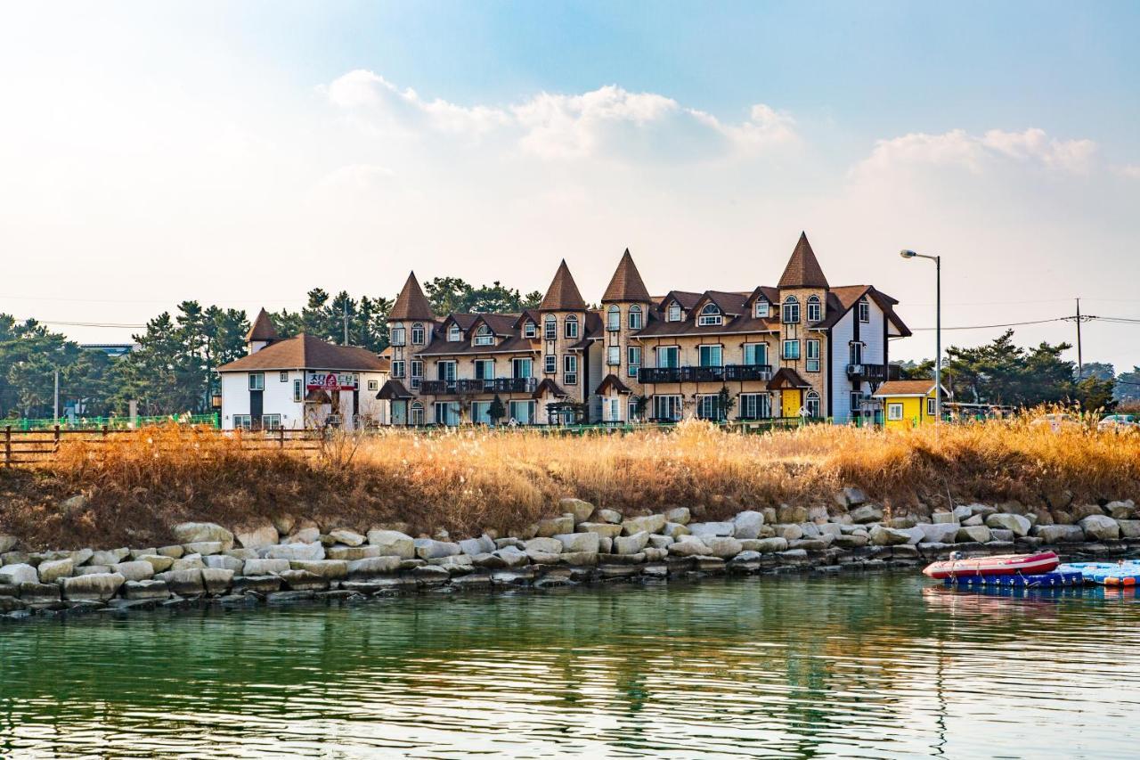 גנגנאונג Santa Beach Pension מראה חיצוני תמונה